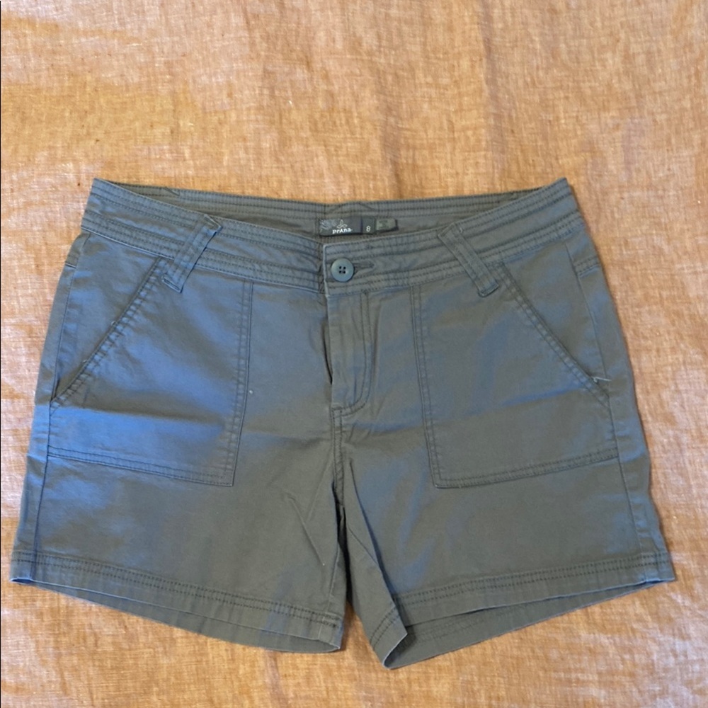 EUC Prana Gray Cargo Shorts with Belt Loops and Cuffed Hem